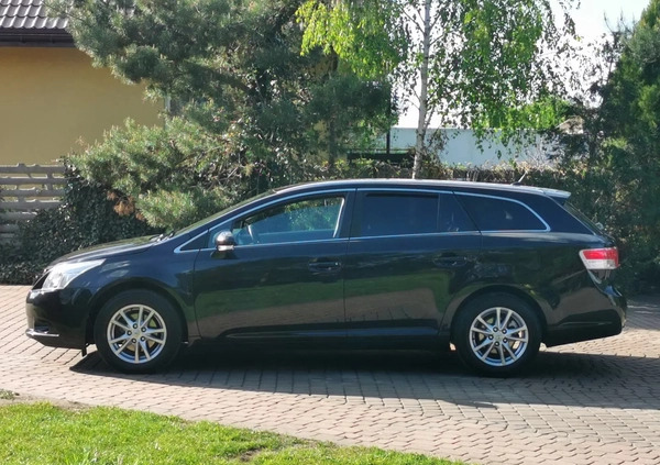 Toyota Avensis cena 34800 przebieg: 223500, rok produkcji 2010 z Miastko małe 742